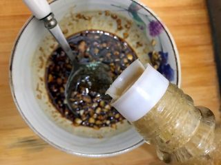 16、健康饮食の凉拌爽口小菜～苦菊裙带菜,几滴香油