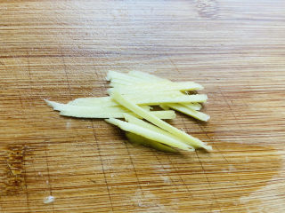 3、孜然排骨,姜丝