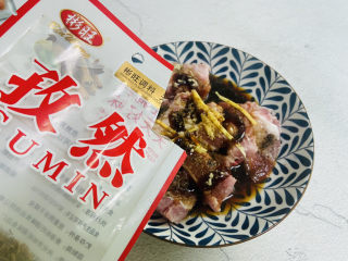 14、孜然排骨,撒入孜然