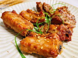 22、孜然排骨,孜然排骨外焦里嫩，鲜香浓郁