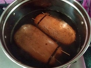 9、#为家乡菜爆灯#红枣糯米藕,改用炆火、继续慢炖