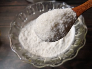 9、百变水果 百香果味糯米酿红枣,糯米粉中加入一勺白糖(白糖我是打成了粉的)。