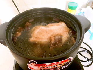 7、高汤娃娃菜,鸡汤煲好了备用