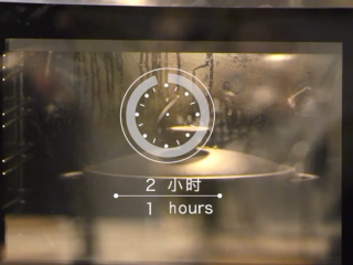 13、勃艮第红酒烩牛肉,再放入烤箱,169度加盖烤两小时