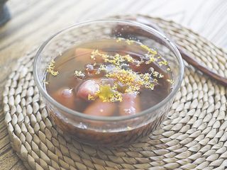 10、粉粉的芋圆,加一些桂花增香,也可以放一些软糖。