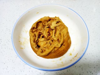 8、红枣红糖馒头,待面粉发酵至2倍大