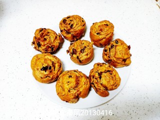 14、红枣红糖馒头,盛出