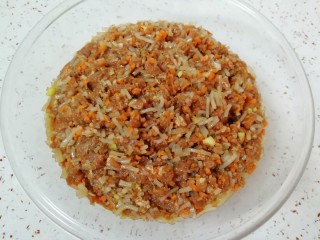 10、牛肉小笼包,牛肉馅做好了，很香哦！