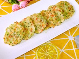 11、鲜虾豆腐饼,晾凉就可以给宝宝吃了