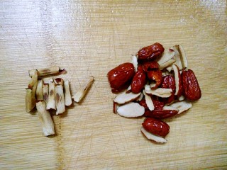 5、秋梨膏,红枣洗净去核
