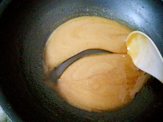 22、秋梨膏,熬到梨汁用勺子划开，纹路不会马上消失就可以了