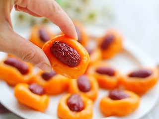 16、胡萝卜红枣点心,好吃好看。