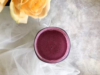 8、超健康巨美味高颜值的酸奶蓝莓藜麦糊糊,看，非常细腻