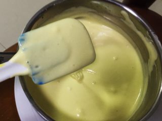 11、红枣蛋糕卷,翻拌至浓稠。