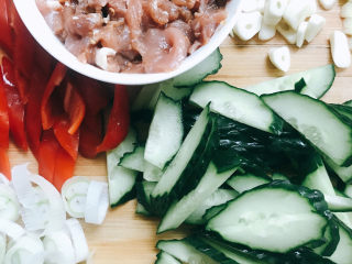 6、青瓜炒肉片,合影一张