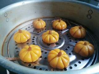 5、豆沙小南瓜,是不是很漂亮