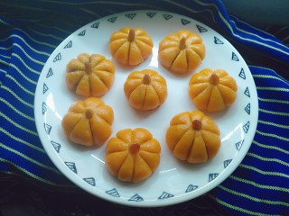 6、豆沙小南瓜,香甜软糯又赏心悦目