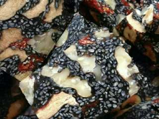 8、纯手工自制阿胶糕,嘻嘻！美味的阿胶糕就这样诞生了！