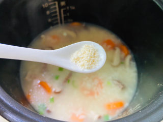 23、香菇排骨粥,鸡精调味