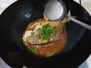 13、生抽金昌鱼,撒入葱花