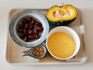 1、红枣南瓜粥,食材准备好。