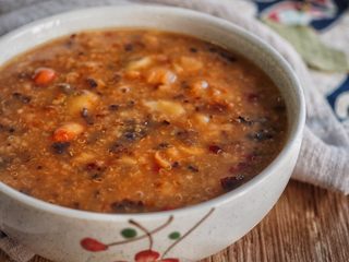 11、甜甜蜜蜜腊八粥,盛出。