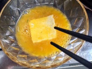 10、给回锅肉找个伴儿➕回锅豆腐回锅肉,豆腐裹蛋液