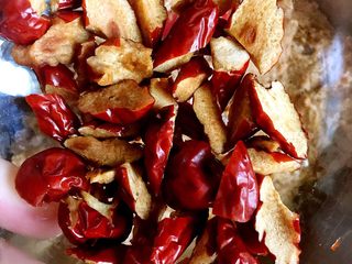 10、红糖红枣发糕,加入20g枣肉