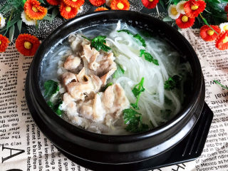 25、白萝卜羊肉汤,白萝卜羊肉汤做好了~