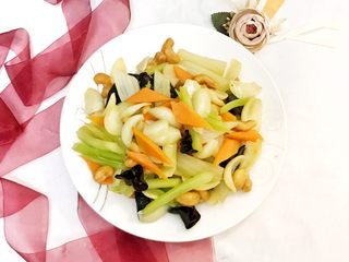 17、清爽开胃西芹百合,美美地摆拍吧