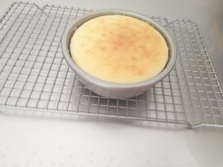 17、乳酪蛋糕,冷凉后的芝士蛋糕再脱模