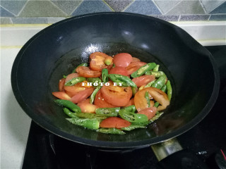 6、黑醋烤时蔬,调入黑醋；