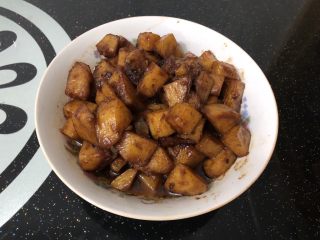 8、红烧老鹅,鹅汤可以用来烧土豆，非常好吃。