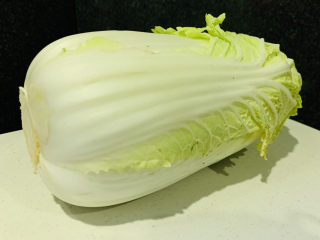 1、白菜炖豆腐,白菜一颗