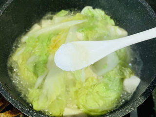 16、白菜炖豆腐,加少许盐