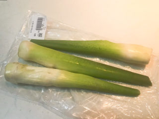 1、清炒茭白,非常新鲜的茭白