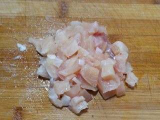 7、低脂营养减肥—双米杂蔬炒饭,鸡胸肉切成小粒