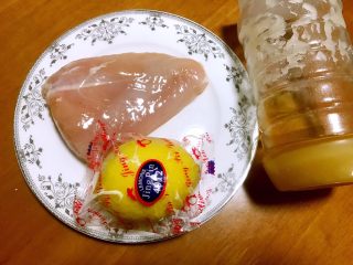 1、蜂蜜烤鸡肉,准备食材
