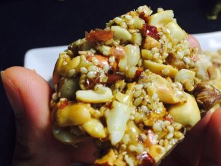 18、花生核桃枣香糖,最后，你们要一起吃吗？真的比外面买的好吃太多！