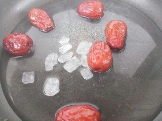 9、红枣红糖水,再放冰糖