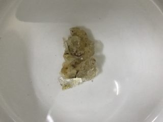 3、桃胶雪燕皂角米银耳羹,雪燕冷藏泡一夜。