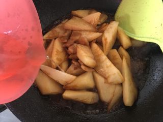 9、肉汁萝卜,加80毫升热水