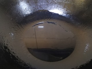 7、蒜苗炒香干,热锅凉油。