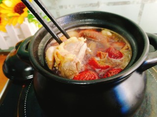 21、辅食计划+乳鸽红菇汤,用筷子将肉翻下