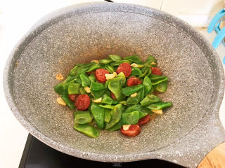 18、爆炒豆角,翻炒均匀即可