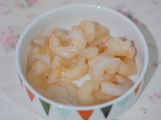 9、虾仁生姜粥,虾仁剔除虾线