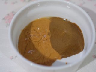 12、虾仁生姜粥,我喜欢加入一些酱汁，不喜欢酱汁的就只加生抽就可以。