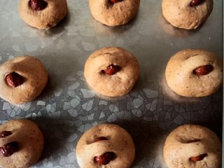 14、红枣红糖 馒头 ,放枣