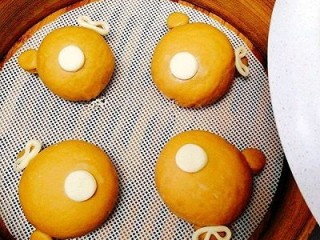 21、一锅出&小熊红糖馒头+红枣枸杞子银耳羹,全部完成，放上蒸笼里第二发酵