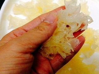 22、一锅出&小熊红糖馒头+红枣枸杞子银耳羹,银耳这个是提前泡发好的